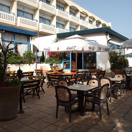 Paphiessa Hotel & Apartments Paphos Bagian luar foto