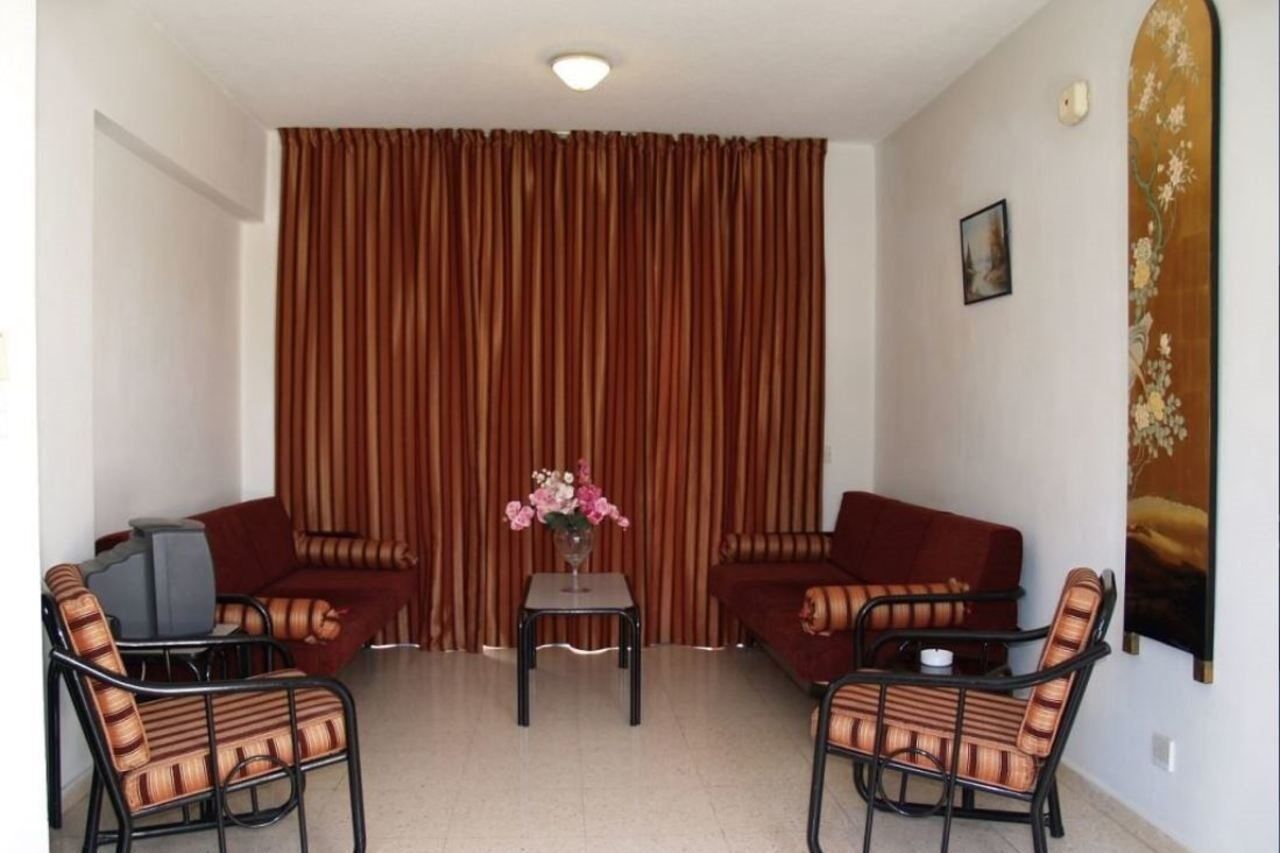 Paphiessa Hotel & Apartments Paphos Bagian luar foto